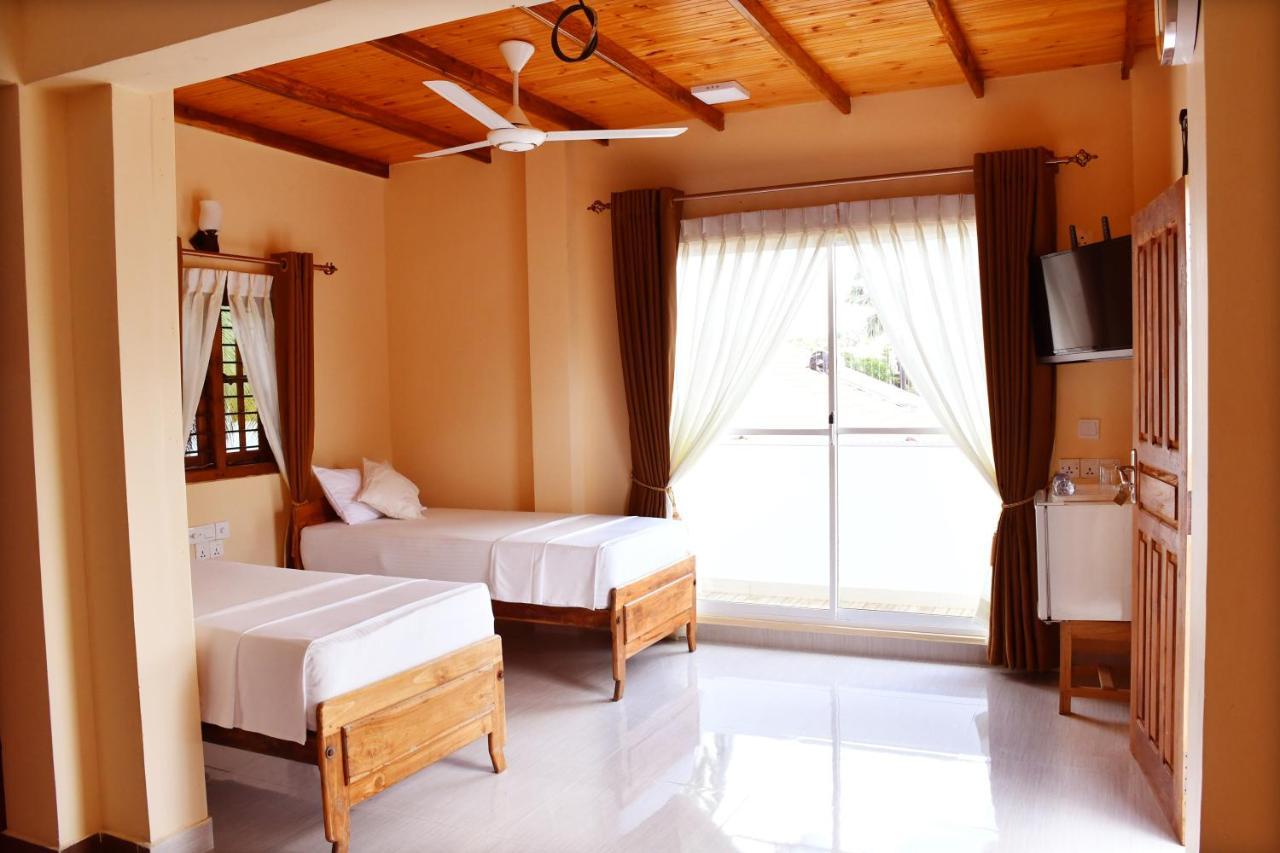 Bluewater Beach Resort Trincomalee Bagian luar foto