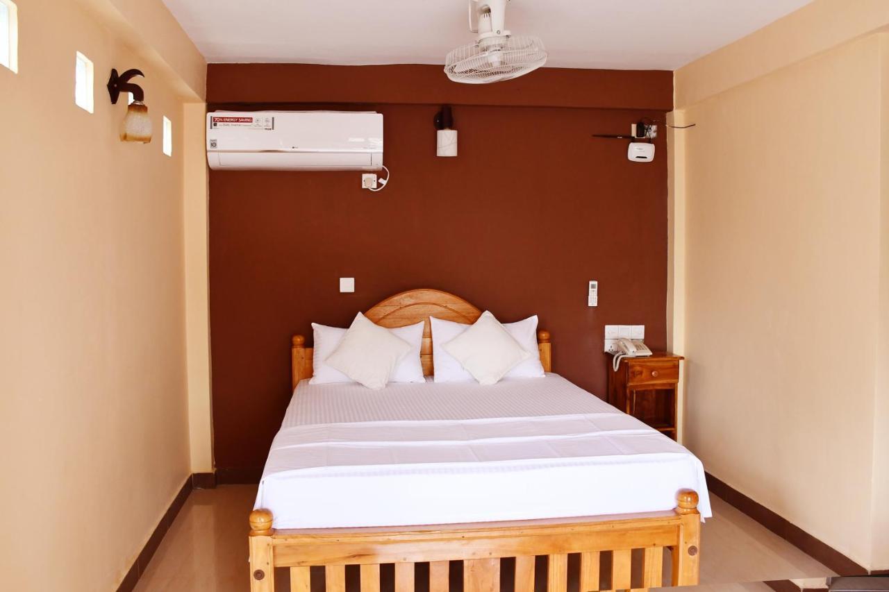 Bluewater Beach Resort Trincomalee Bagian luar foto