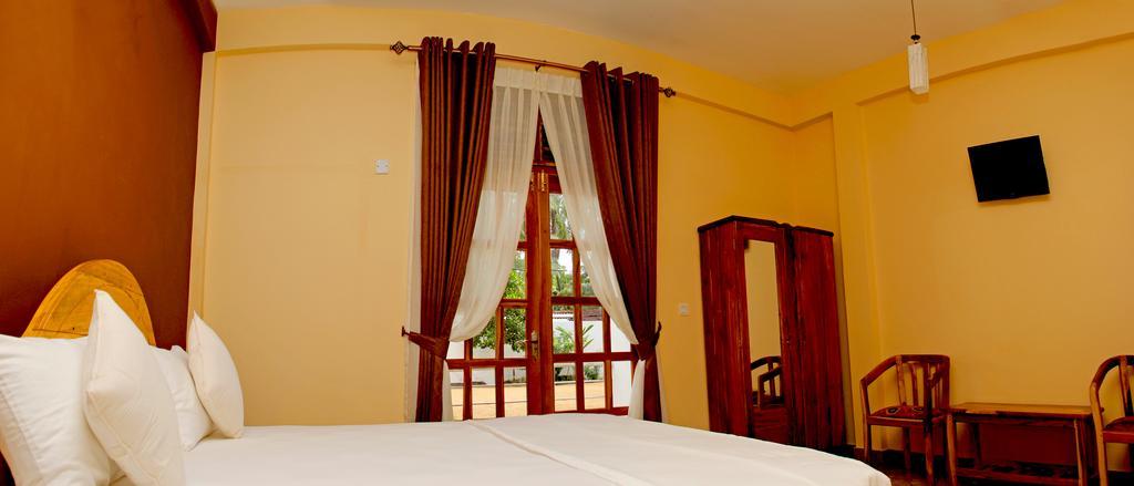 Bluewater Beach Resort Trincomalee Bagian luar foto