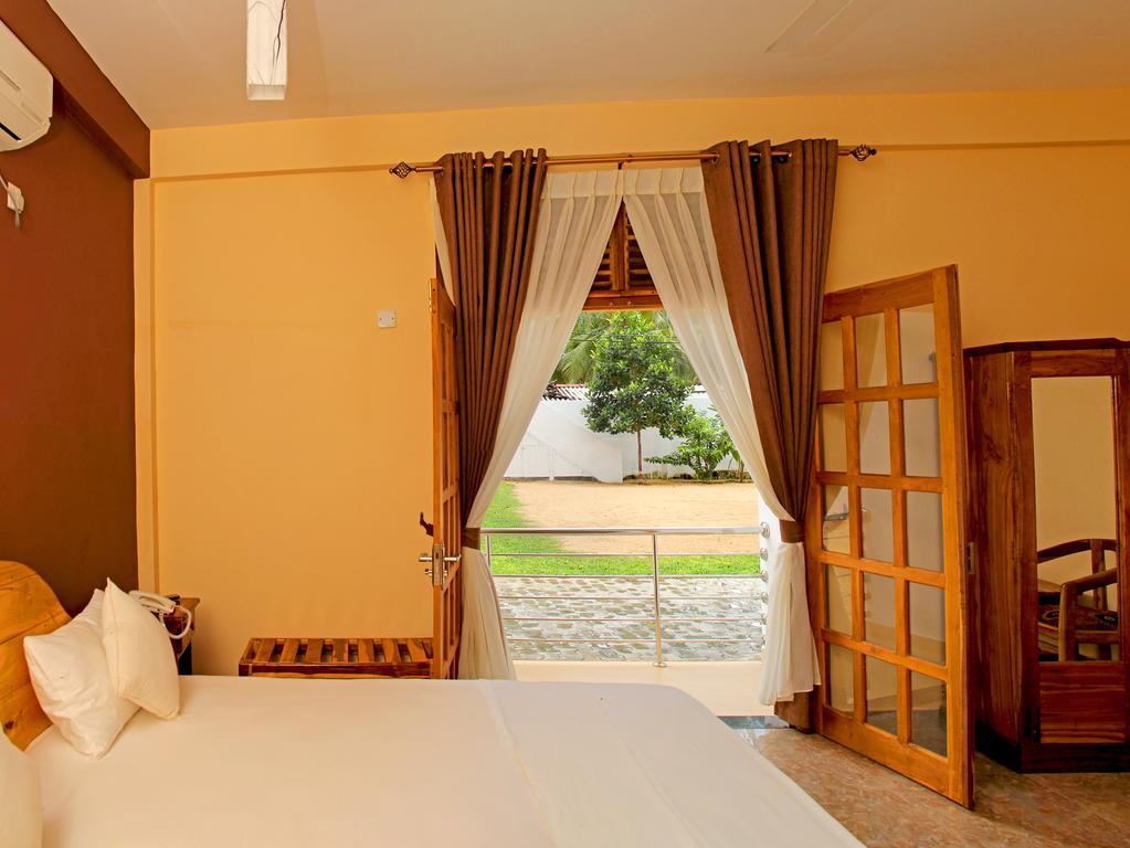 Bluewater Beach Resort Trincomalee Ruang foto