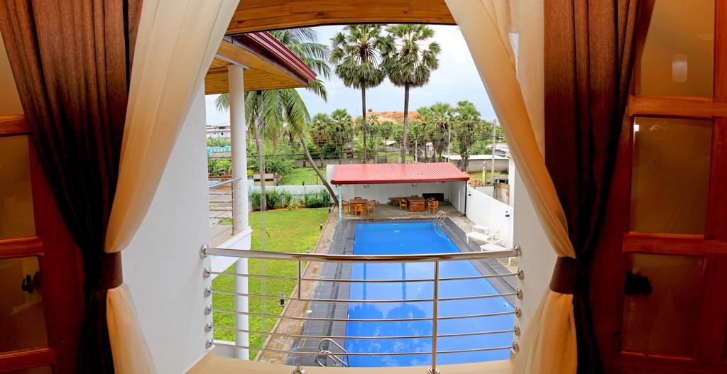 Bluewater Beach Resort Trincomalee Ruang foto