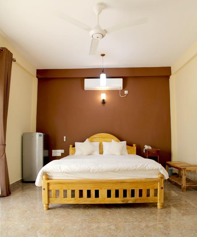 Bluewater Beach Resort Trincomalee Ruang foto