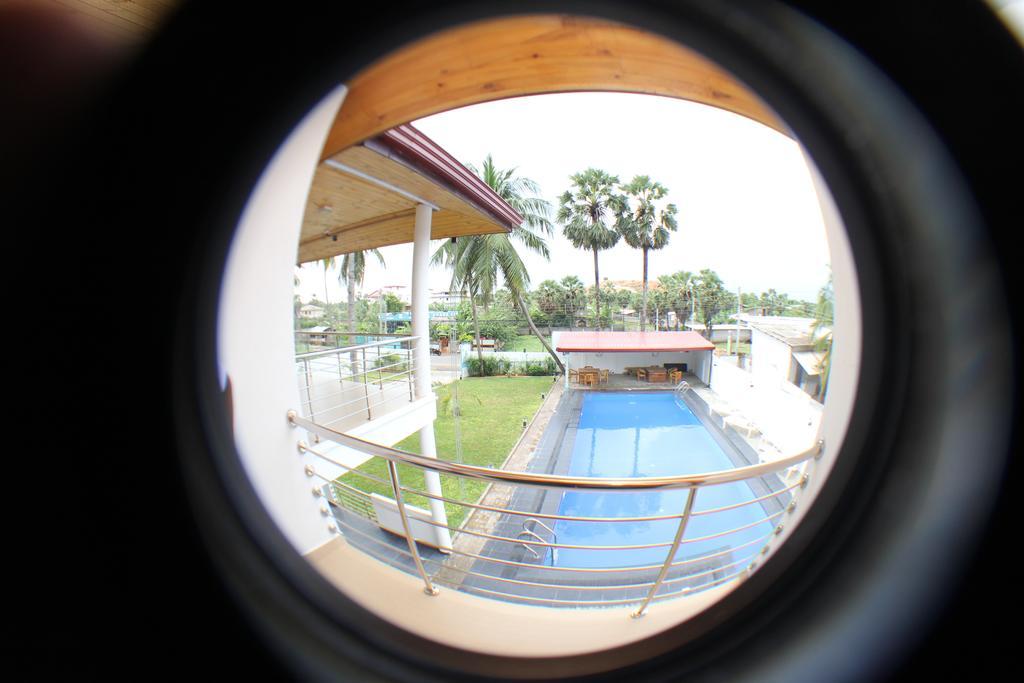 Bluewater Beach Resort Trincomalee Ruang foto