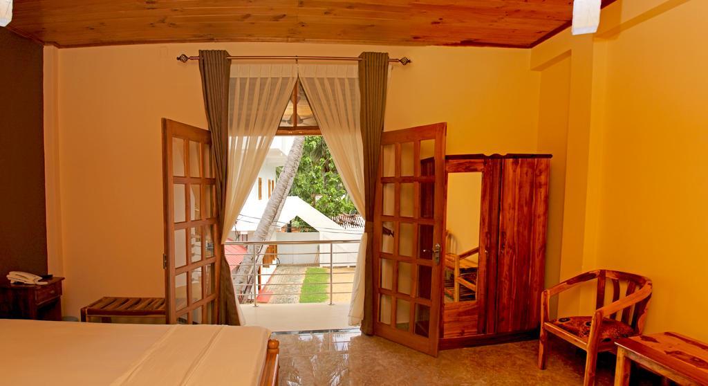 Bluewater Beach Resort Trincomalee Ruang foto