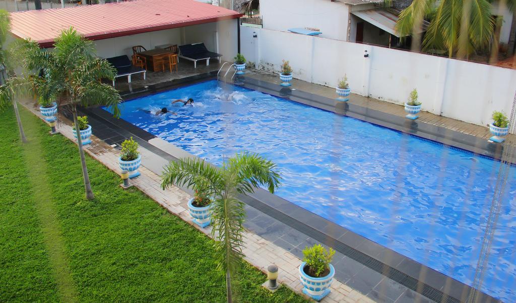 Bluewater Beach Resort Trincomalee Bagian luar foto