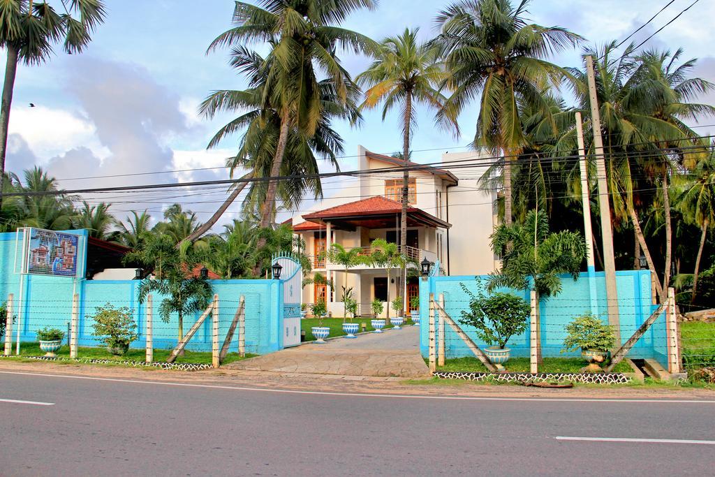 Bluewater Beach Resort Trincomalee Bagian luar foto